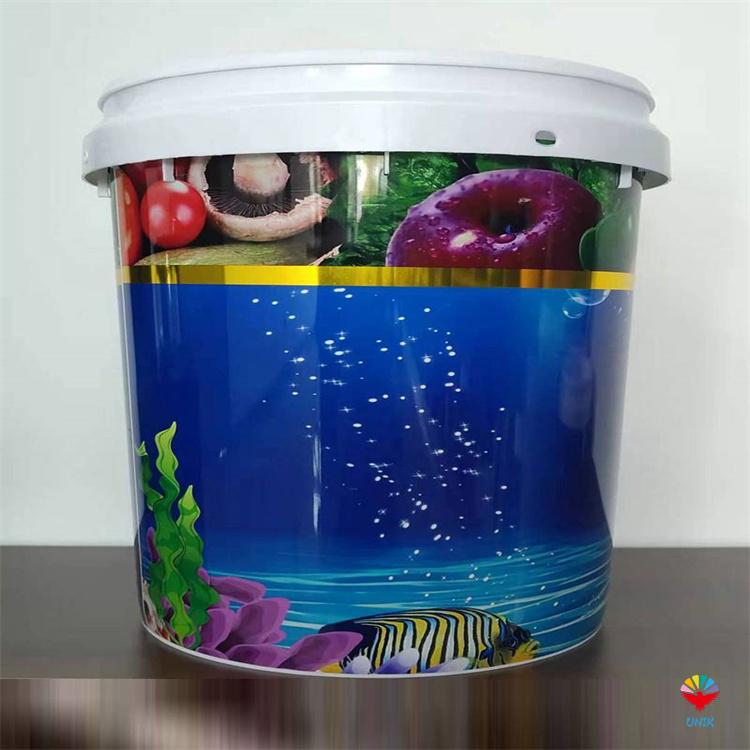 What are the film materials used for in-mold labeling and the advantages of various materials?